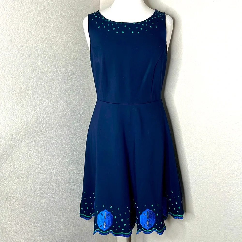41 HAWTHORN NWT navy stretch dress with embroidered details